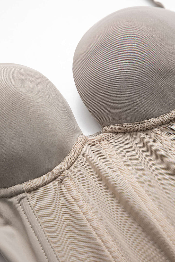 Tělové body s korzetem a patchworkovým designem v síťovině