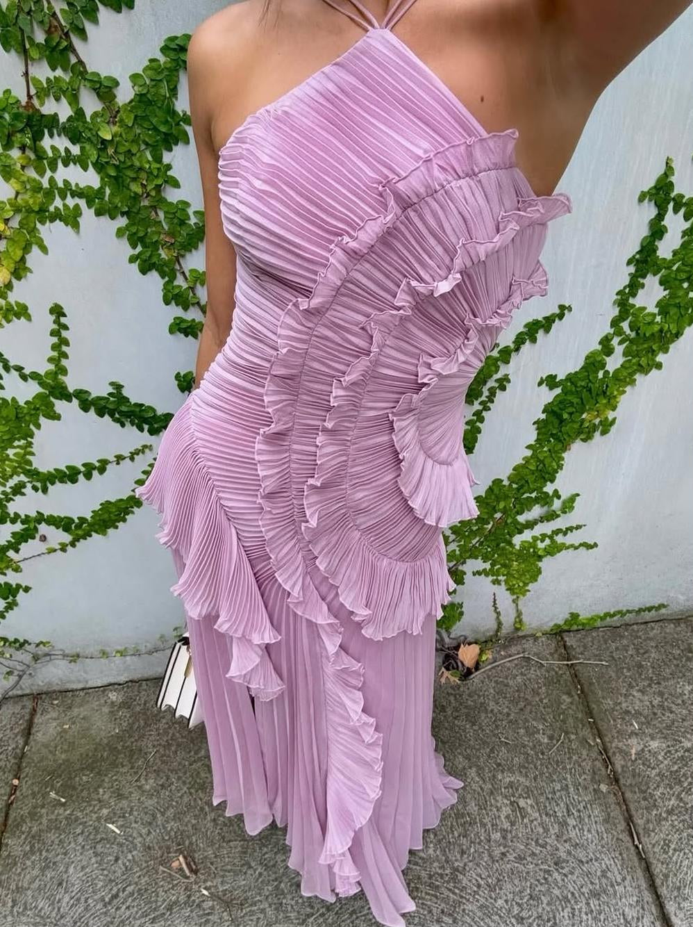 Tereza – Elegantní plisované šaty s asymetrickým střihem