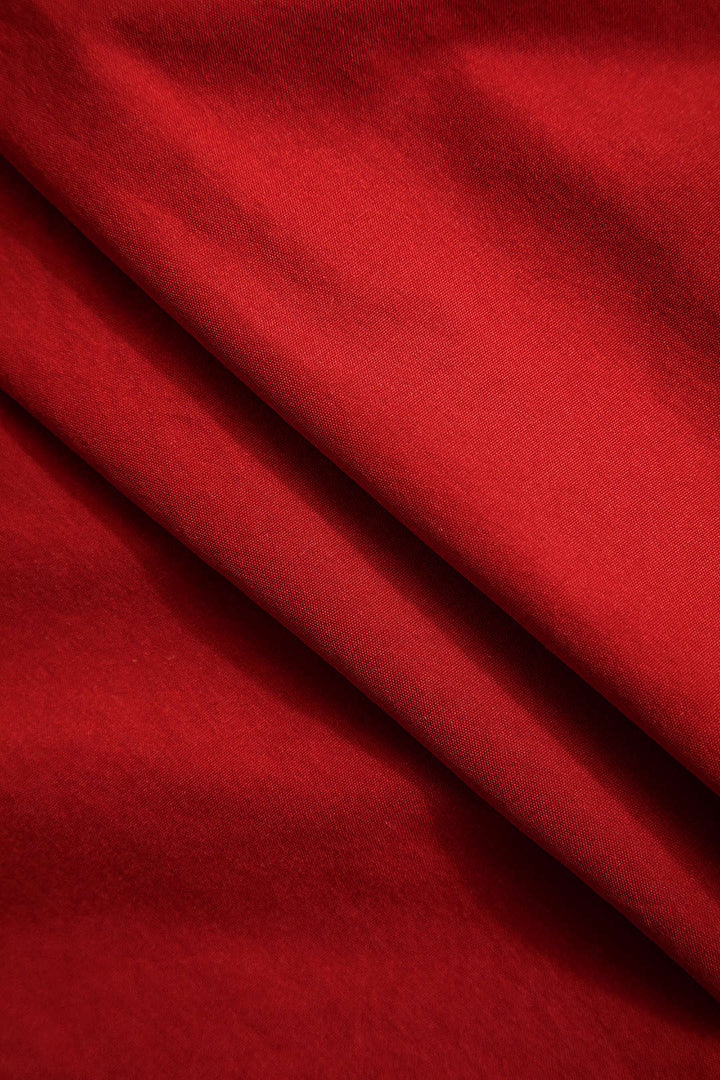 Krátká přiléhavá šaty s řasením