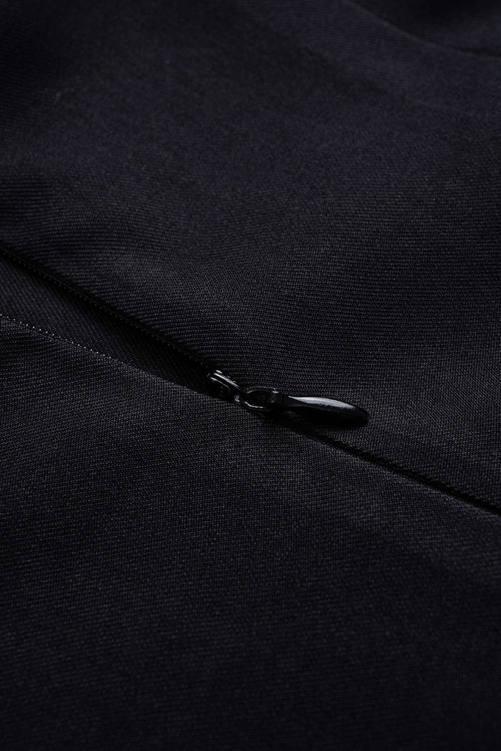 Krátké šaty s dlouhým rukávem z umělé kůže s off-shoulder designem