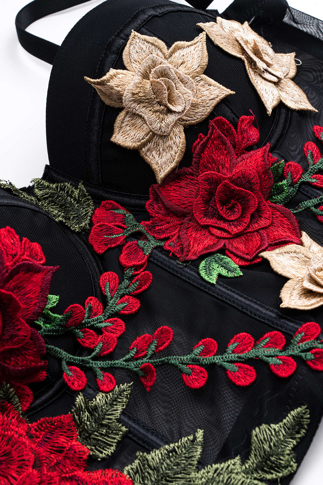 Top s ramínky a aplikacemi z mřížkového materiálu typu bustier