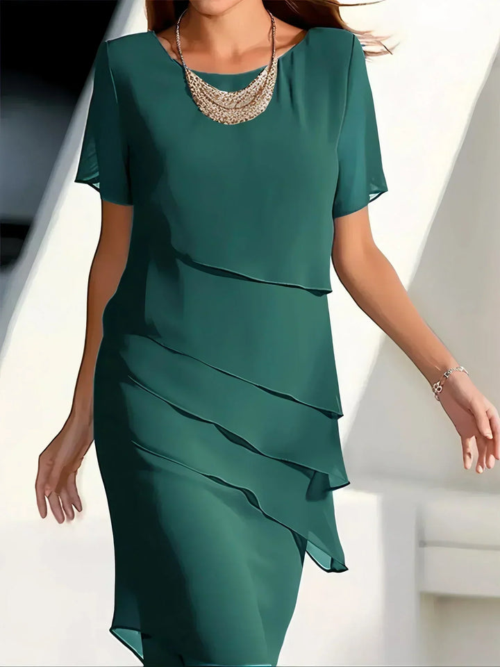 Petra – Elegantní vrstvené šaty s jemným splýváním