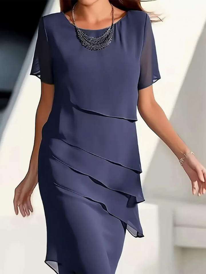 Petra – Elegantní vrstvené šaty s jemným splýváním